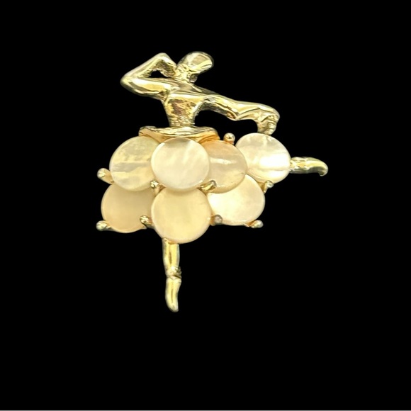 Vintage Ballerina Gold Tone Mother of Pearl Pin Brooch - Picture 3 of 3